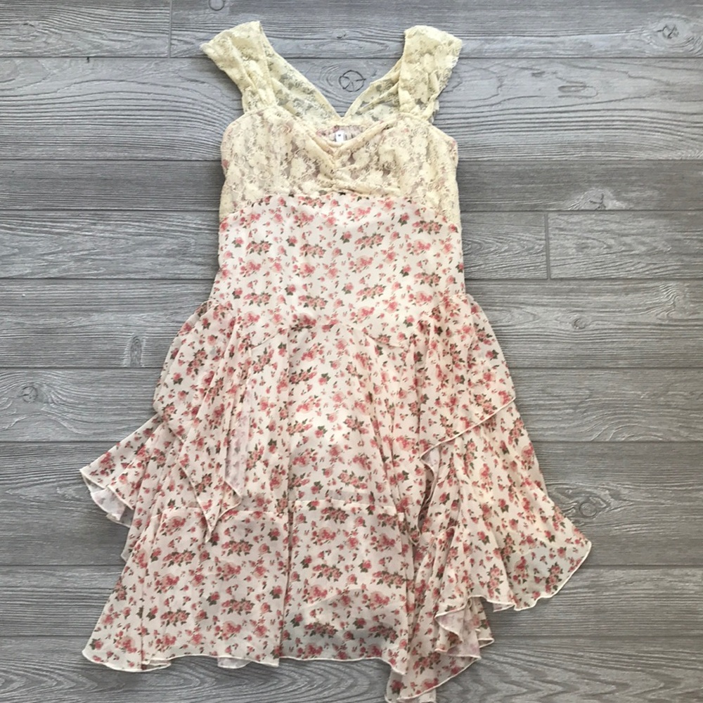 Mori / country style floral and lace dress